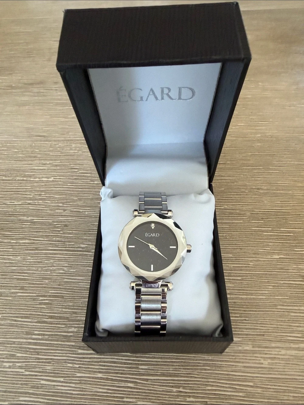 Égard Silver Stainless Steel Women's Watch with Black Dial